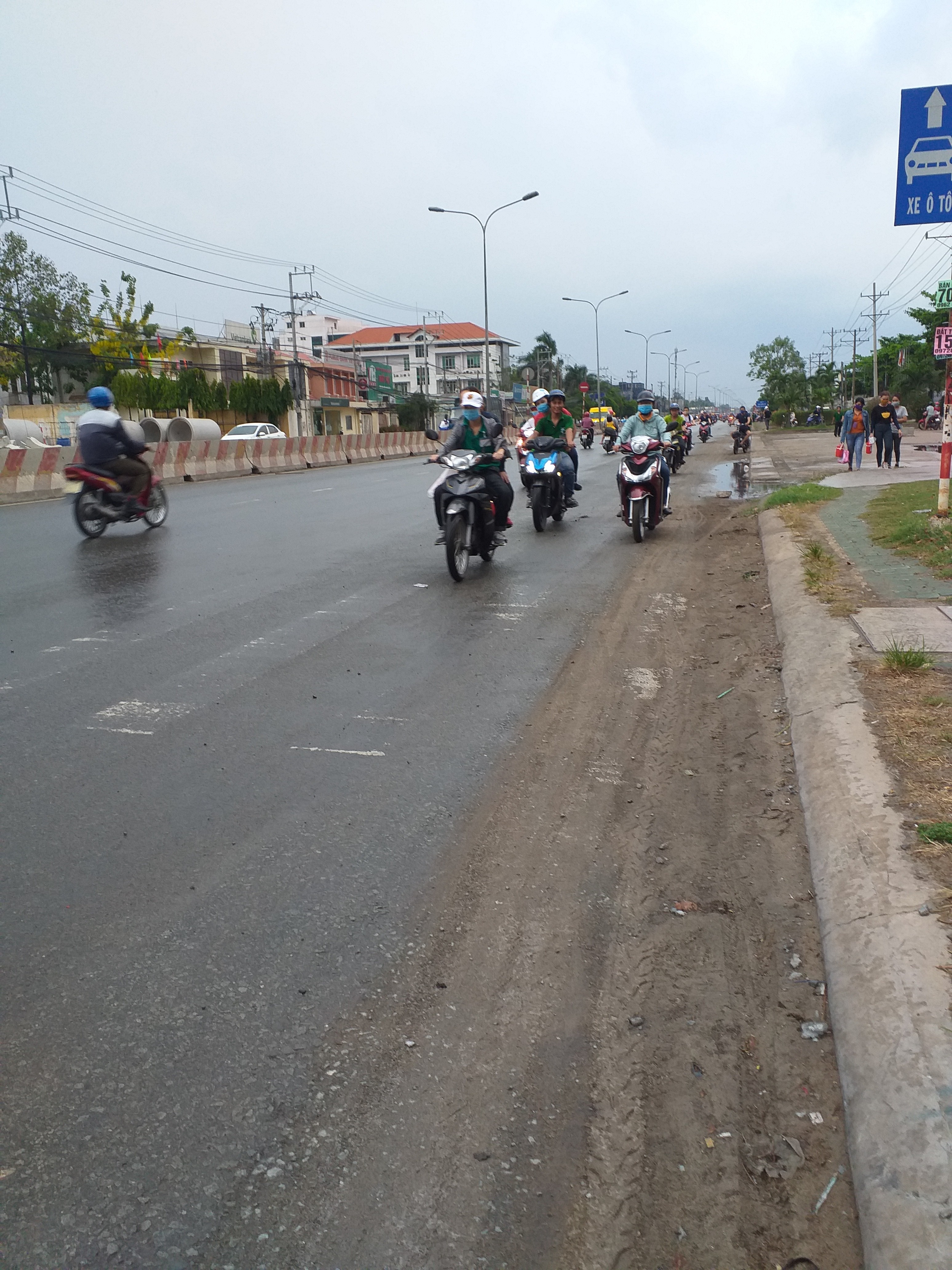 Chấn chỉnh tình trạng xe máy đi ngược chiều